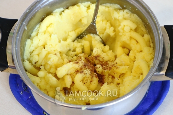 Всыпать мускатный орех