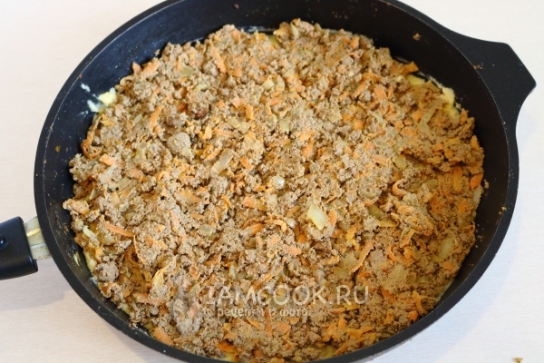 Положить печеночную начинку