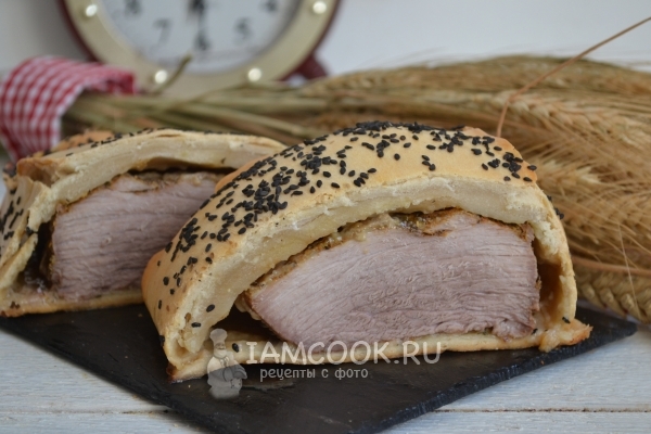 Мясо в тесте, запеченное в духовке