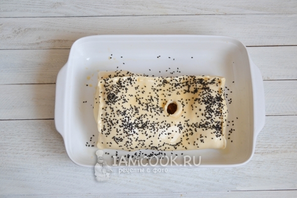 Посыпать кунжутом