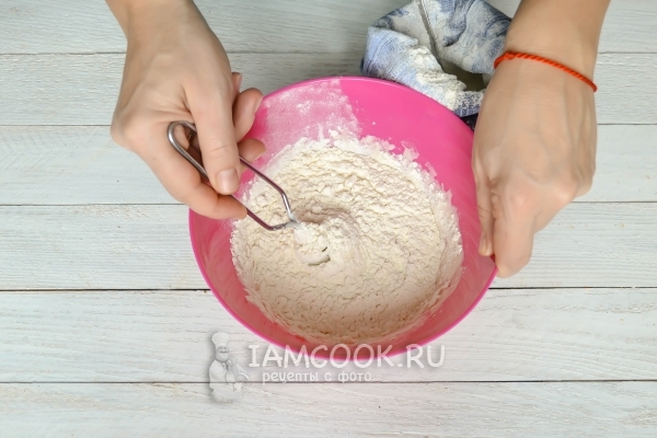 Размешать тесто