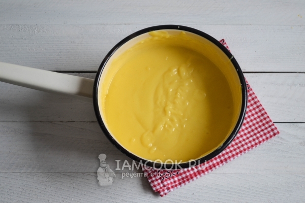 Добавили в крем сливочное масло