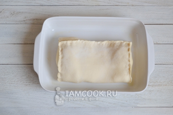 Защипнуть края теста