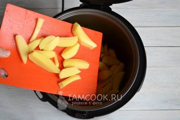 Положить картофель