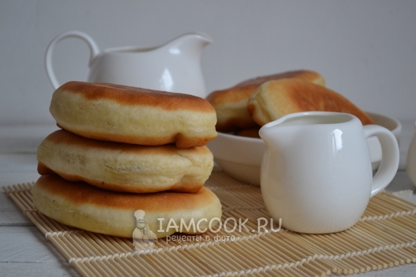 Рецепт жареных пирожков из дрожжевого теста с мясом (на сковороде)