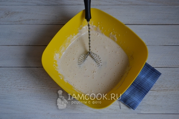 Взбить массу венчиком