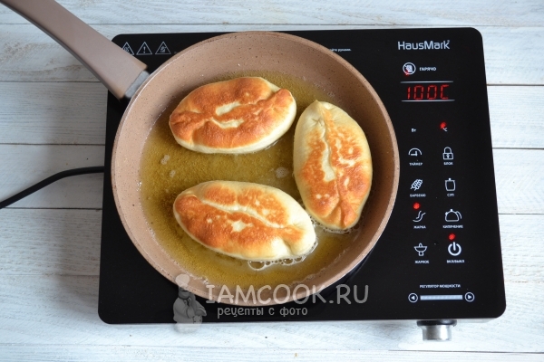 Пожарить пирожки