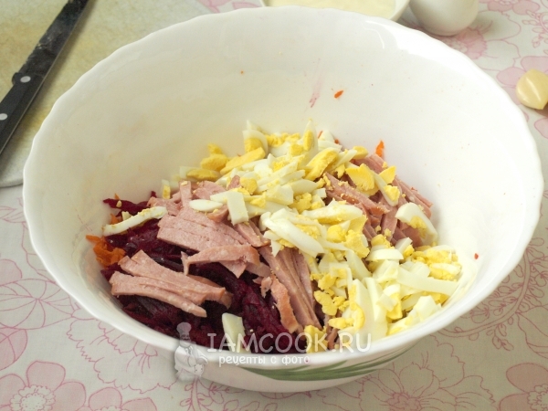 Соединить компоненты салата