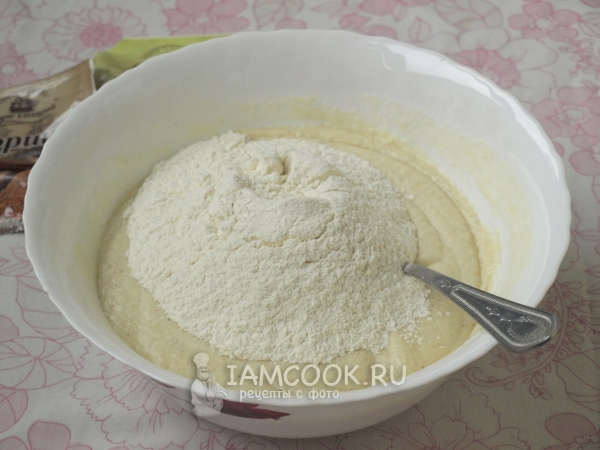 Всыпать муку