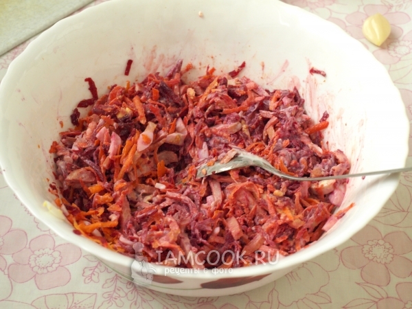 Размешать салат