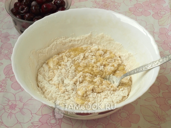 Всыпать муку