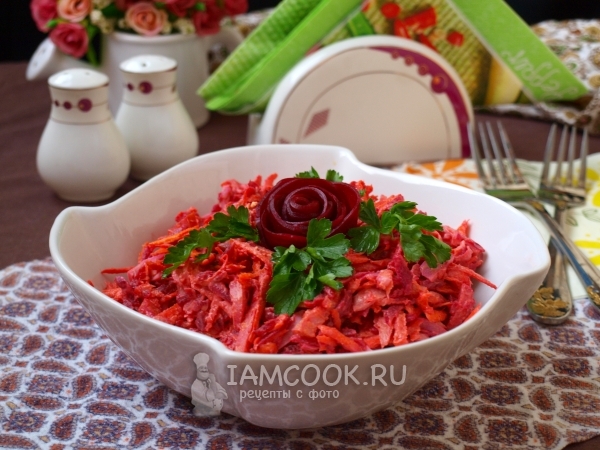 Рецепт салата со свеклой, морковью и колбасой