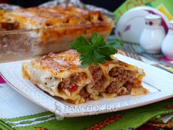 Фото каннелони под соусом бешамель