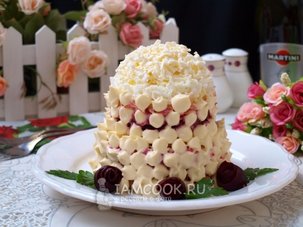 Готовый салат «Невеста» со свеклой