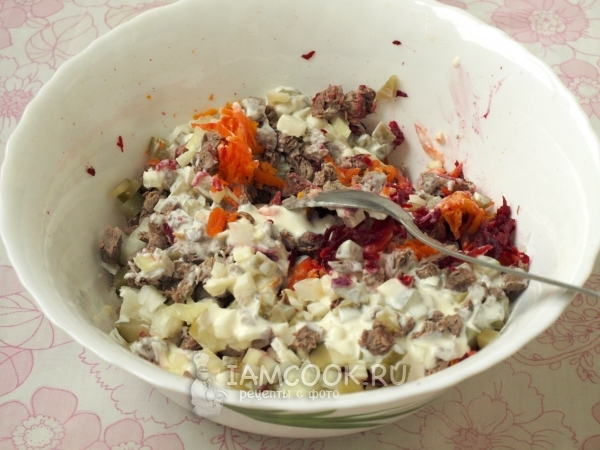 Положить сметану