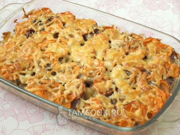 Готовая картошка под шубой в духовке