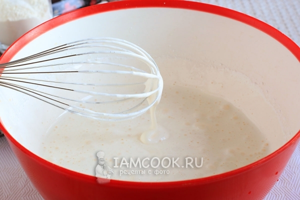 Взбить белки с желтками