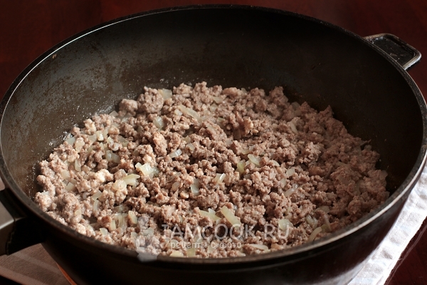Тушим фарш с водой