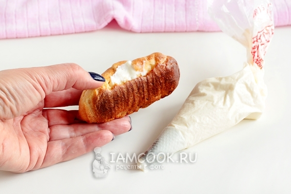 Наполнить эклеры кремом