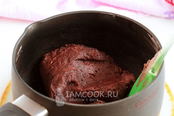 Замешиваем тесто