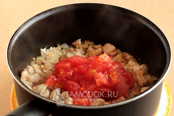 Положить помидоры