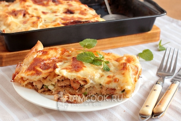 Рецепт пирога из лаваша с курицей и сыром