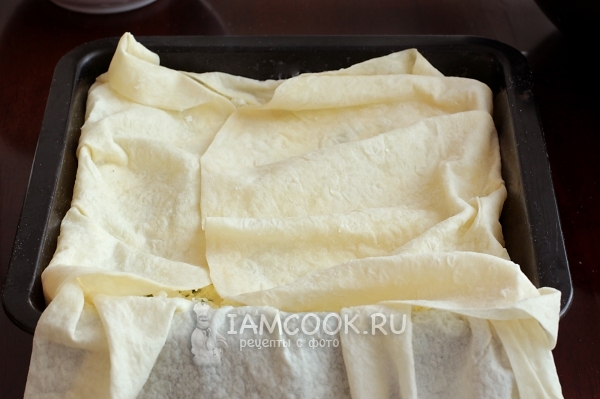 Укрыть второй слой лавашем