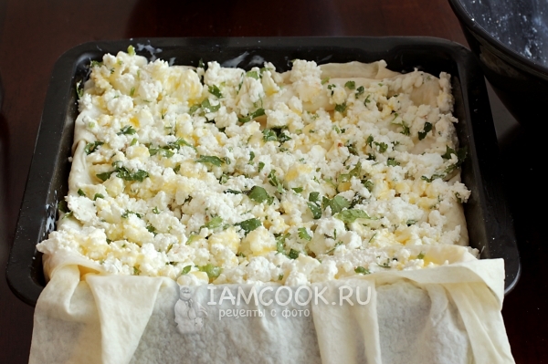 Выложить все творожные слои