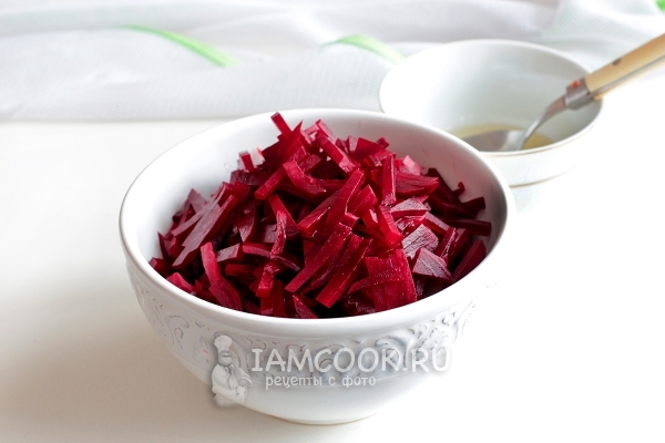 Полить свеклу заправкой