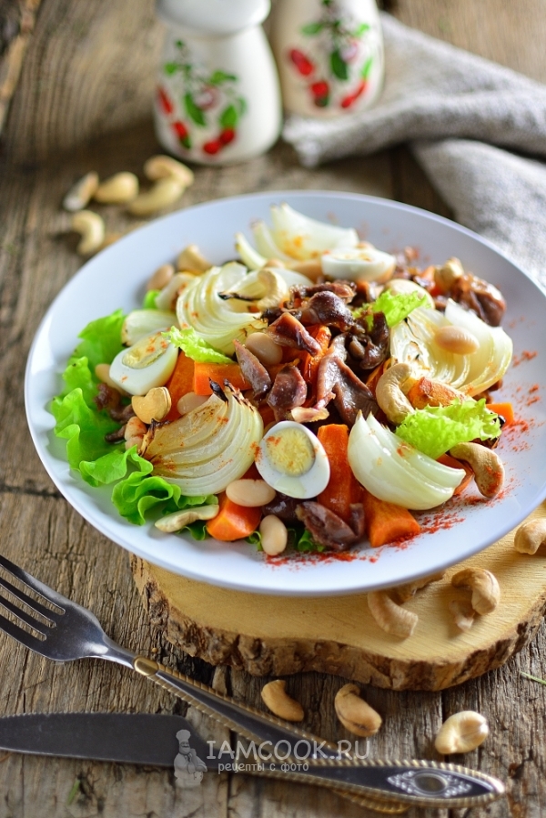 Рецепт салата с куриными желудками и морковью