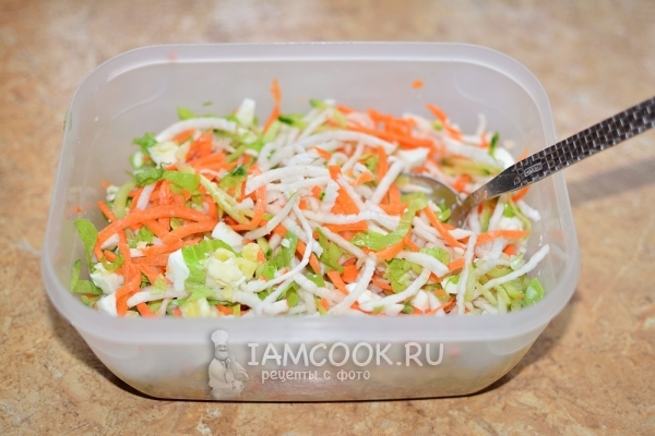 Размешать салат