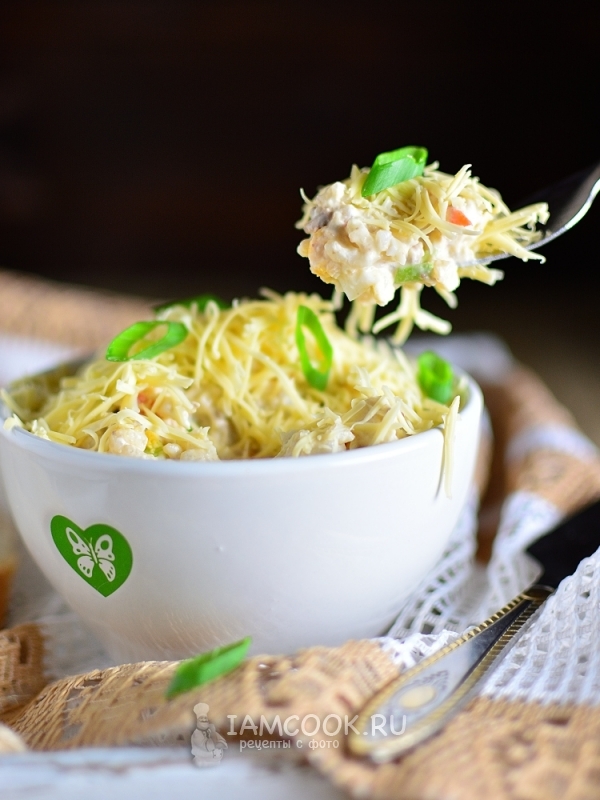 Фото печеночного салата с морковью и яйцом