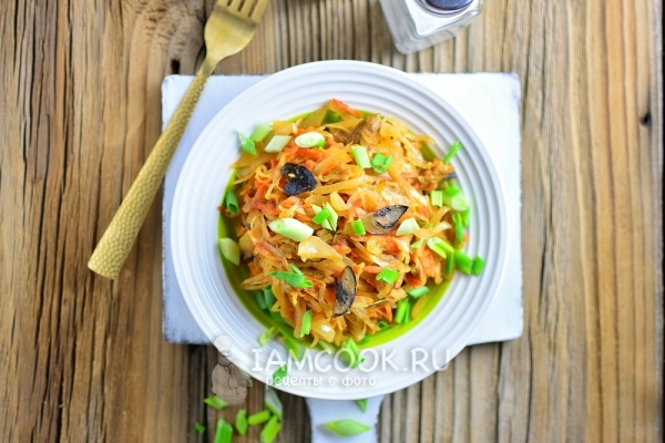 Фото постной солянки из квашеной капусты