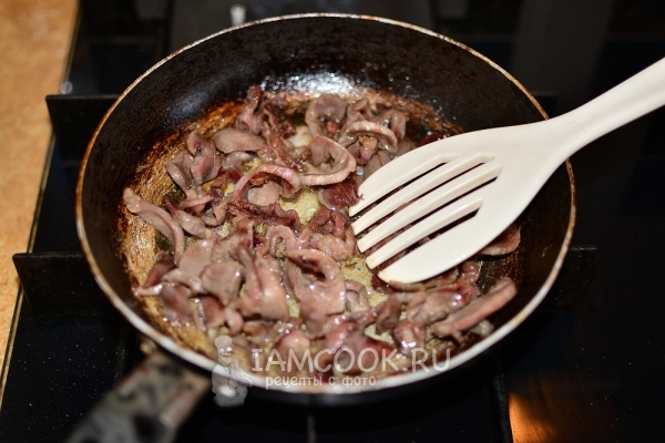 Обжарить желудки