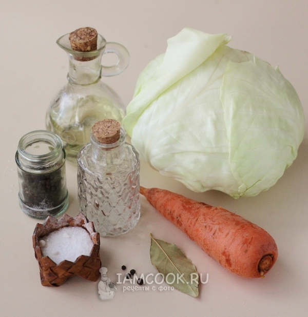 Ингредиенты для приготовления капусты, маринованной кусочками