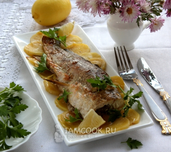 Фото щуки с картофелем в фольге в духовке