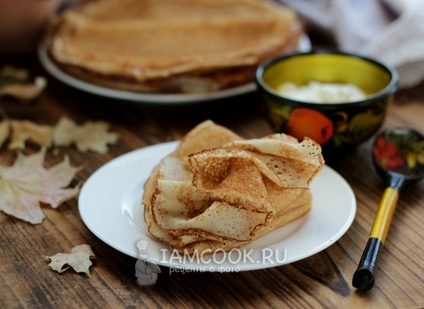 Дрожжевые блины на кислом молоке