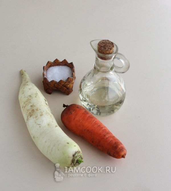 Ингредиенты для салата из редьки с морковью с маслом
