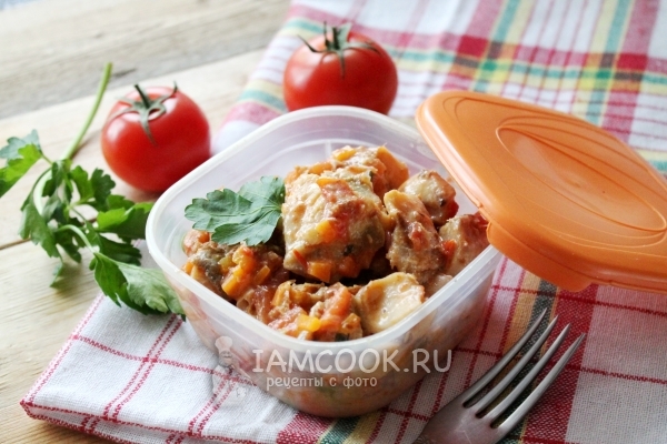 Рецепт морского окуня в томатно-сметанном соусе