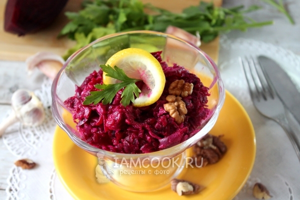 Рецепт салата из свеклы с чесноком и майонезом