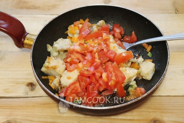 Положить помидоры