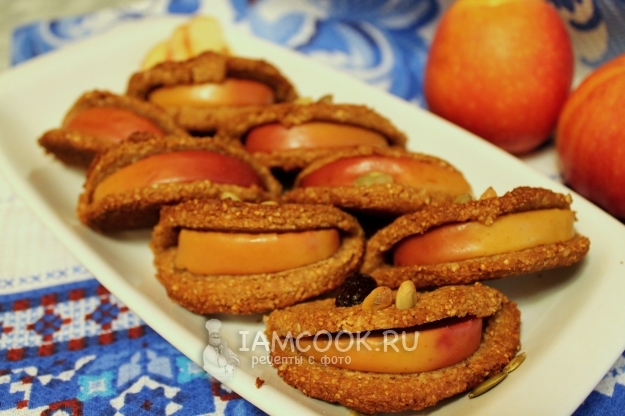 Фото печенья «Улыбка» из гречнево-овсяной муки с яблоком