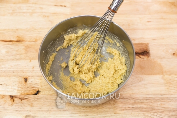 Взбить масло с сахаром