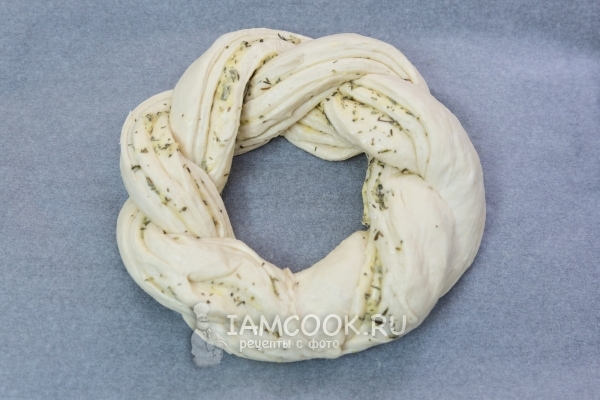 Выложить заготовку на пергамент