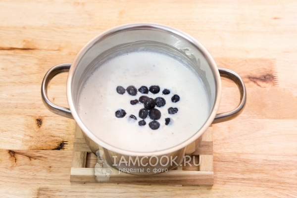 Положить ягоды