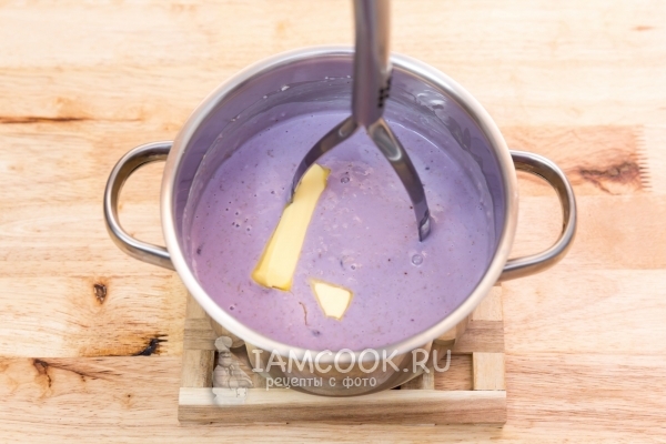 Положить масло