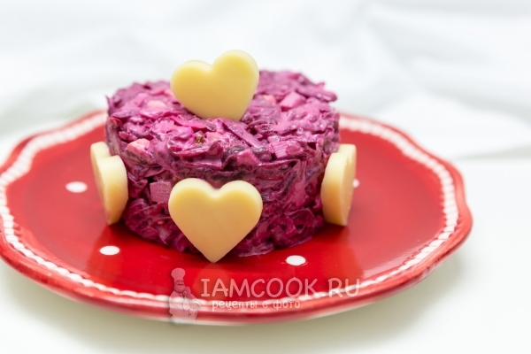 Рецепт свекольного салата из свеклы с сыром и яйцом