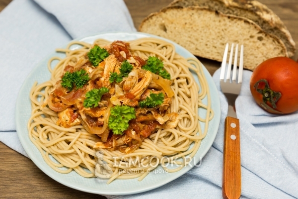 Рецепт лапши с курицей в томатном соусе