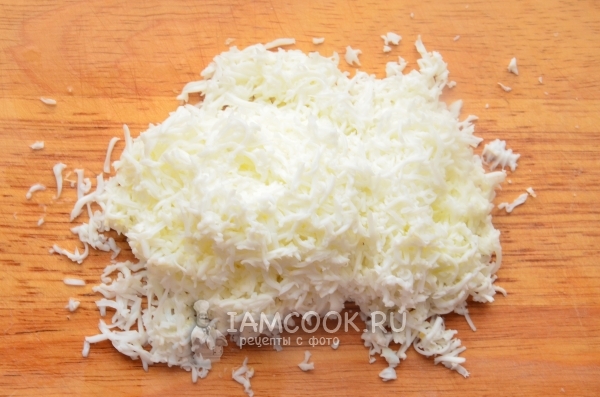 Натереть белки