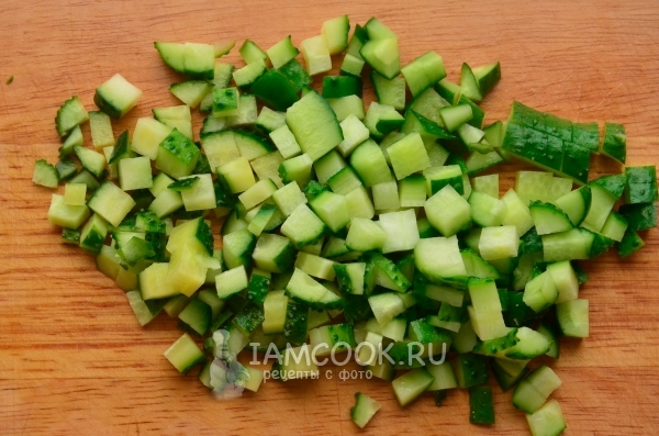 Порезать огурец